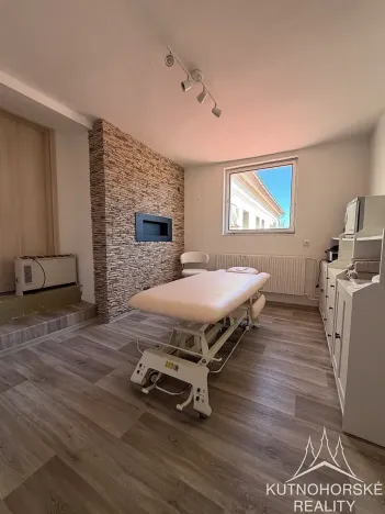 Pronájem obchodního prostoru, Čáslav, Jana Roháče z Dubé, 11 m2