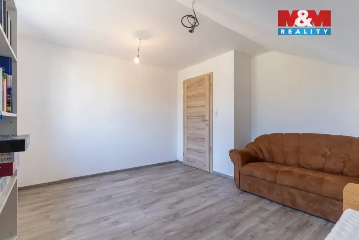 Prodej rodinného domu, Okrouhlá, 222 m2
