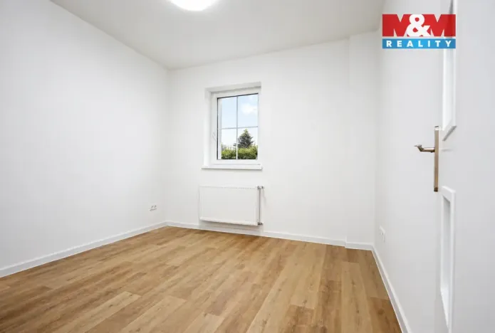 Prodej činžovního domu, Karlovy Vary - Tašovice, Česká, 200 m2