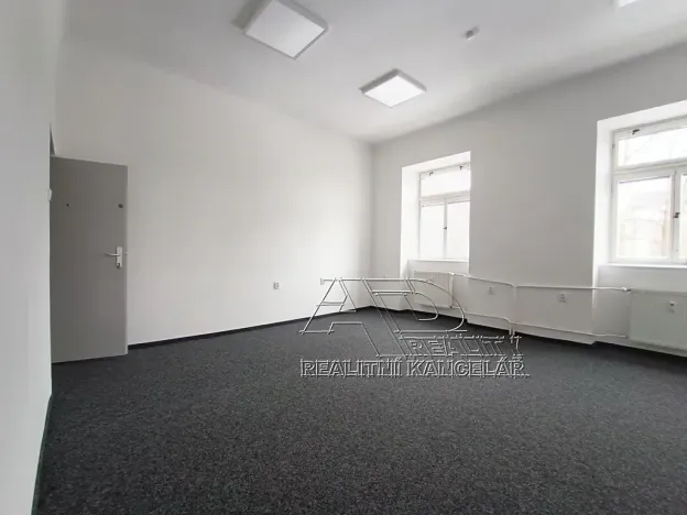 Pronájem kanceláře, České Budějovice, Kanovnická, 132 m2