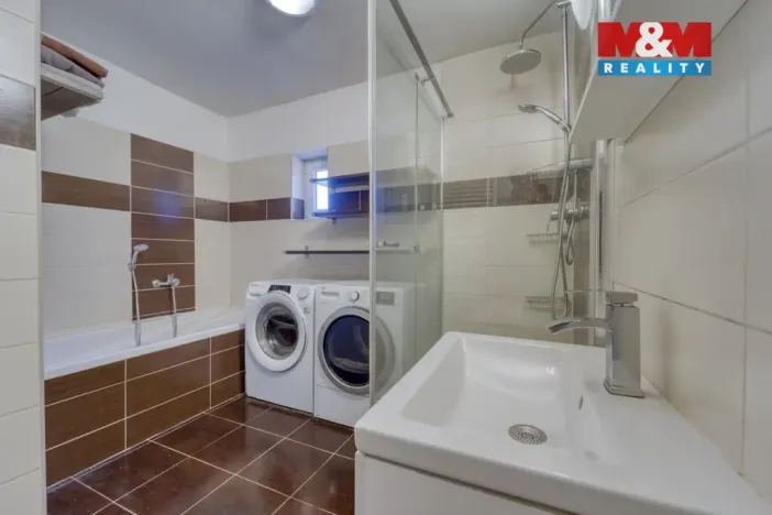 Prodej rodinného domu, Bavoryně, 127 m2