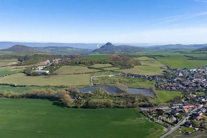 Prodej pozemku pro bydlení, Lužice, 1305 m2