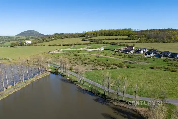 Prodej pozemku pro bydlení, Lužice, 1305 m2