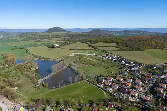 Prodej pozemku pro bydlení, Lužice, 1215 m2