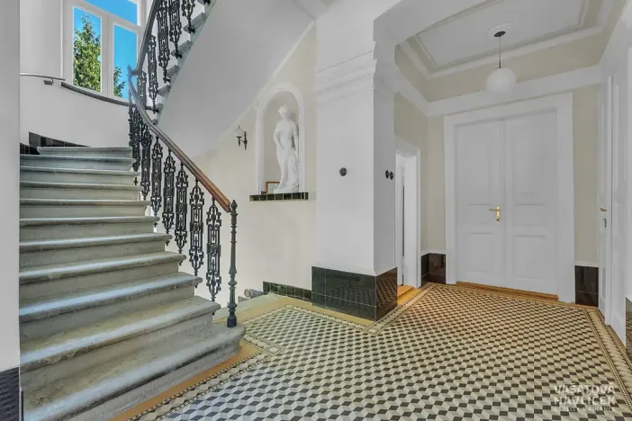 Pronájem obchodního prostoru, Chrudim, V Hliníkách, 172 m2
