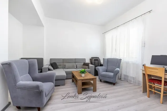 Prodej bytu 2+1, Chrast, Jiráskova, 62 m2