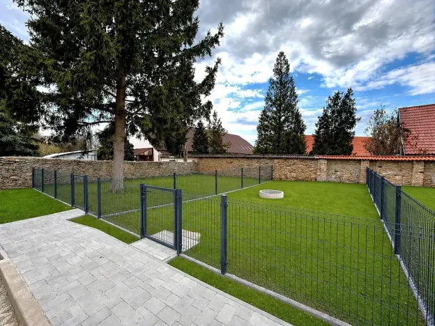 Prodej bytu 4+kk, Praha - Holyně, náměstí Pod lípou, 128 m2