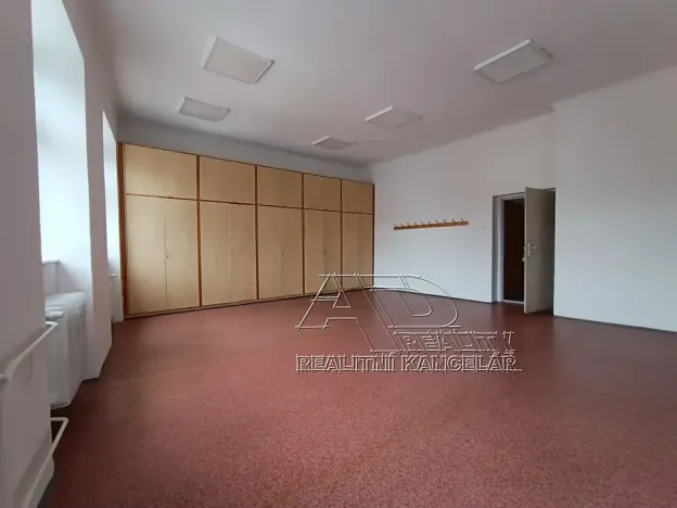 Pronájem kanceláře, České Budějovice, Kanovnická, 132 m2
