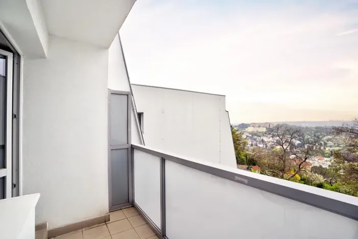 Pronájem bytu 3+kk, Praha - Libeň, Přádova, 73 m2