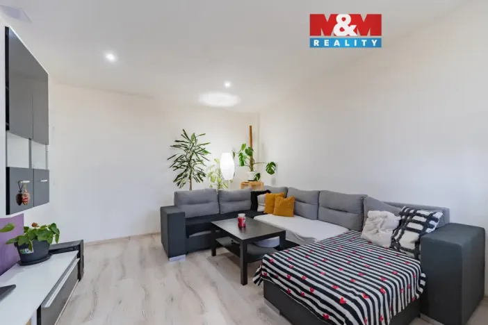 Prodej bytu 3+1, Cheb, Lomená, 60 m2