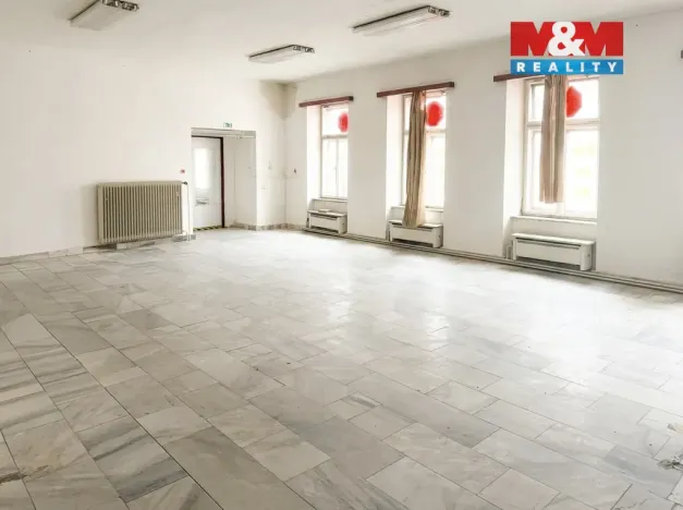 Pronájem obchodního prostoru, Svitavy - Město, náměstí Míru, 400 m2