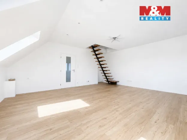 Pronájem bytu 3+kk, Praha - Běchovice, Na Korunce, 99 m2