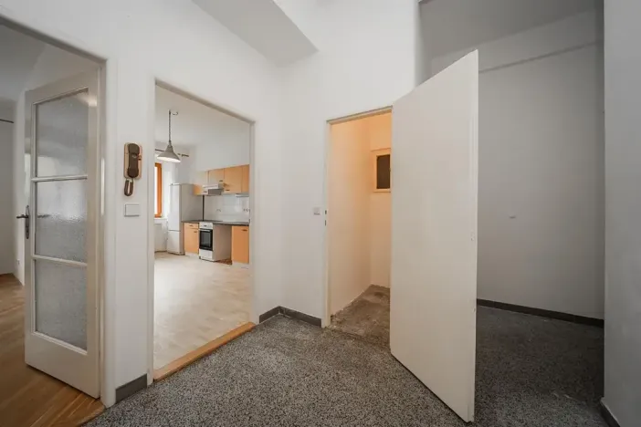 Pronájem bytu 1+1, Praha - Vršovice, Volyňská, 49 m2