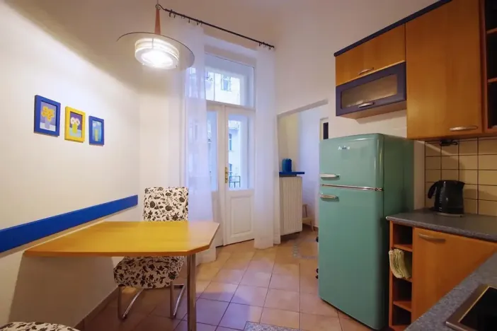Pronájem bytu 1+1, Praha - Vinohrady, Polská, 45 m2