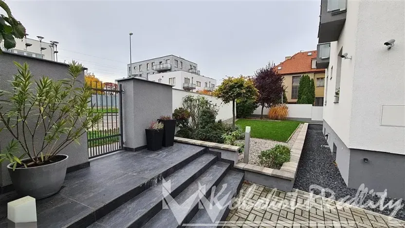 Pronájem bytu 2+kk, Praha - Strašnice, Nedvězská, 53 m2