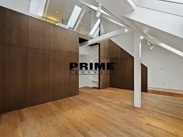 Pronájem bytu 3+1, Praha - Bubeneč, U akademie, 130 m2