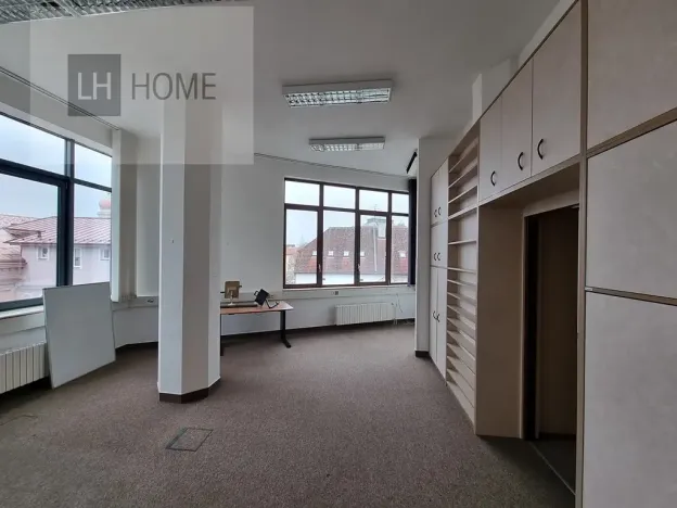 Pronájem komerční nemovitosti, Plzeň, 1000 m2