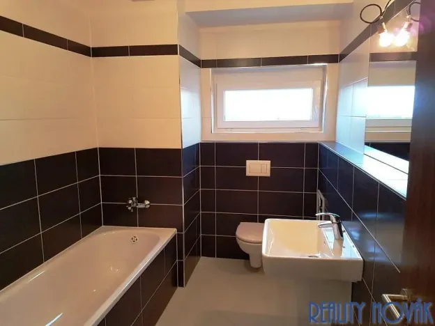 Pronájem bytu 2+kk, Praha - Štěrboholy, Kryšpínova, 60 m2