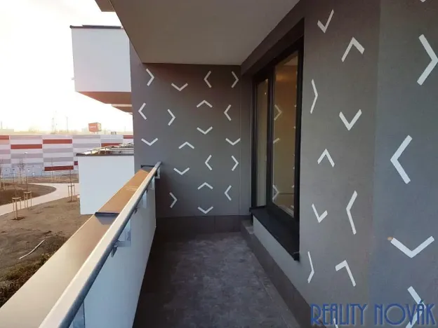 Pronájem bytu 2+kk, Praha - Štěrboholy, Kryšpínova, 60 m2