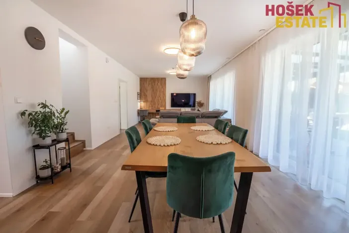 Pronájem rodinného domu, Holubice, 122 m2