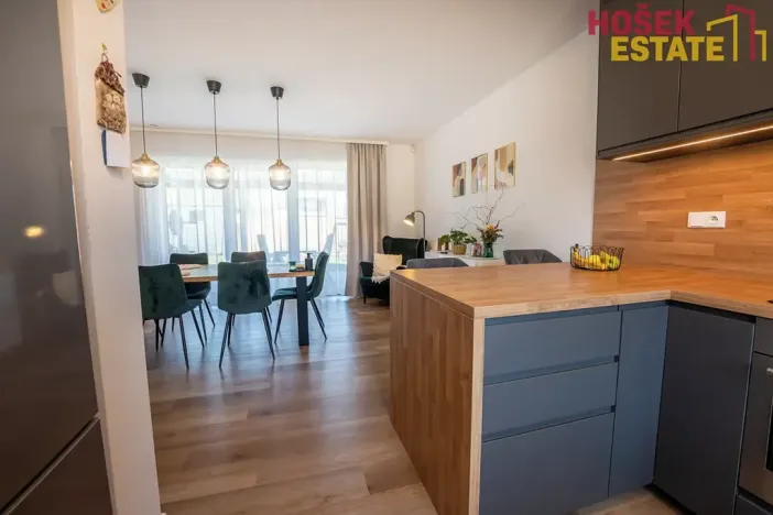 Pronájem rodinného domu, Holubice, 122 m2