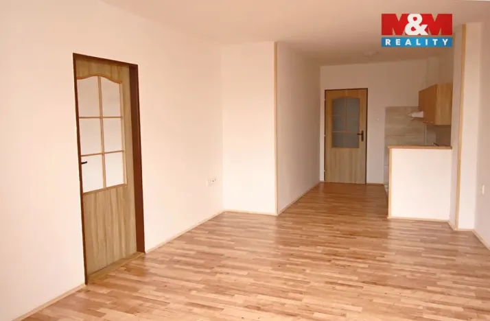 Pronájem bytu 1+1, Jaroměř, nám. Československé armády, 50 m2