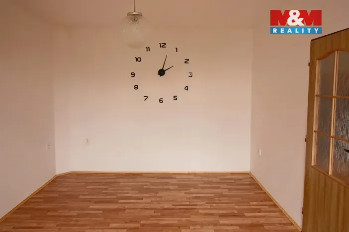 Pronájem bytu 1+1, Jaroměř, nám. Československé armády, 50 m2