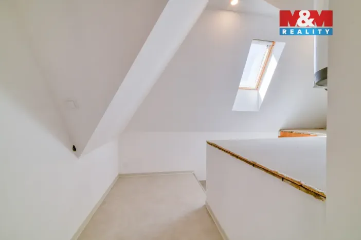Pronájem bytu 1+kk, Cheb, Zlatá, 36 m2