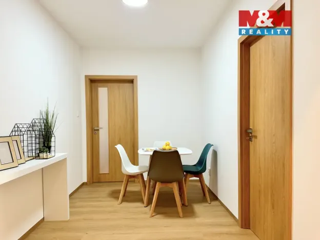 Prodej bytu 3+1, Týn nad Vltavou, náměstí Mládeže, 72 m2