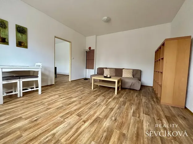 Pronájem bytu 2+kk, Dobřenice, 46 m2