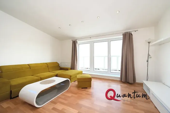 Pronájem bytu 2+kk, Jesenice, Sluneční, 66 m2