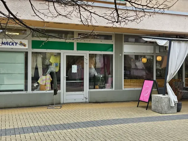 Pronájem obchodního prostoru, Pardubice, Jiřího z Poděbrad, 44 m2