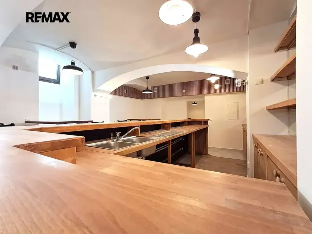 Pronájem obchodního prostoru, Praha - Žižkov, Víta Nejedlého, 71 m2
