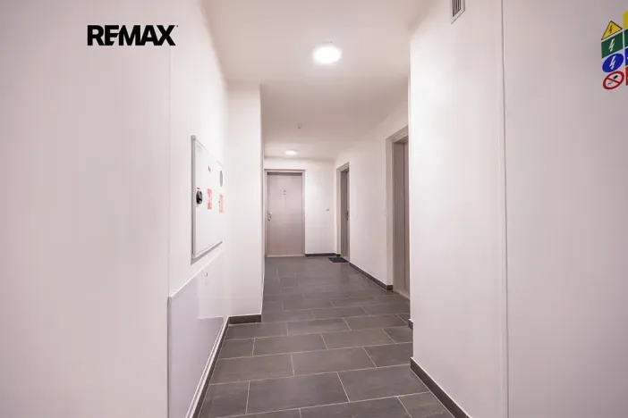 Prodej bytu 1+kk, Praha - Háje, Sochorcova, 33 m2