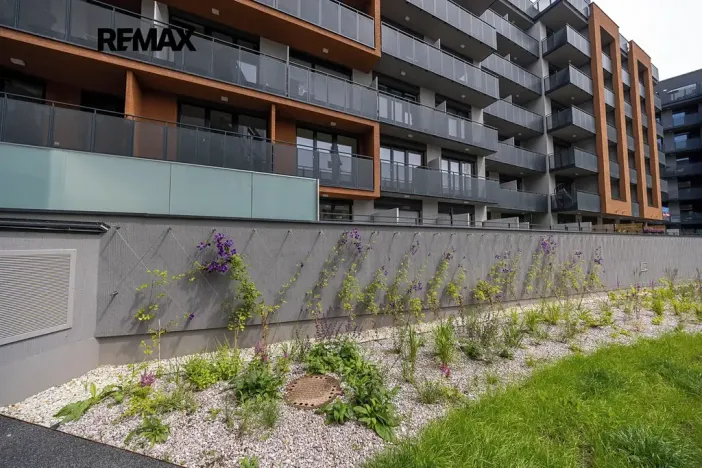 Prodej bytu 1+kk, Praha - Háje, Sochorcova, 33 m2