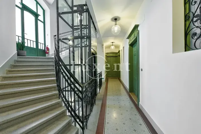 Pronájem bytu 1+kk, Praha - Vinohrady, náměstí Jiřího z Poděbrad, 39 m2