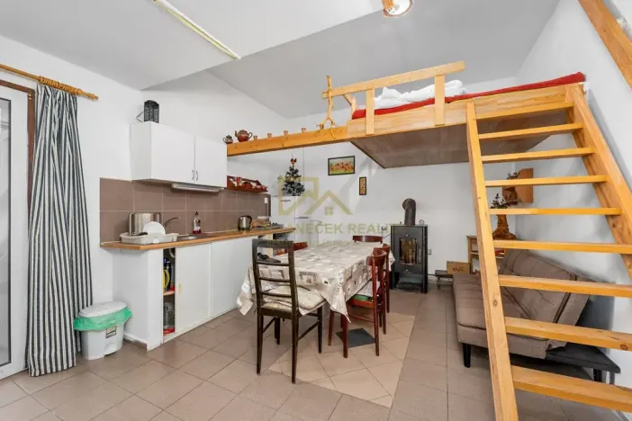 Prodej rodinného domu, Černá v Pošumaví, 210 m2