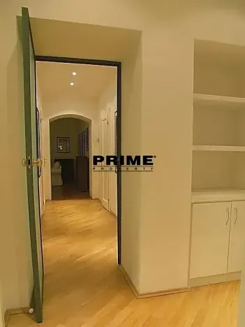 Pronájem bytu 3+1, Praha - Nové Město, Odborů, 81 m2