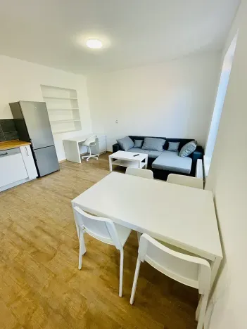 Pronájem bytu 2+kk, Jihlava, Farní, 42 m2