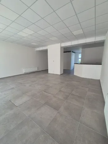 Pronájem obchodního prostoru, Kladno, Komenského, 96 m2