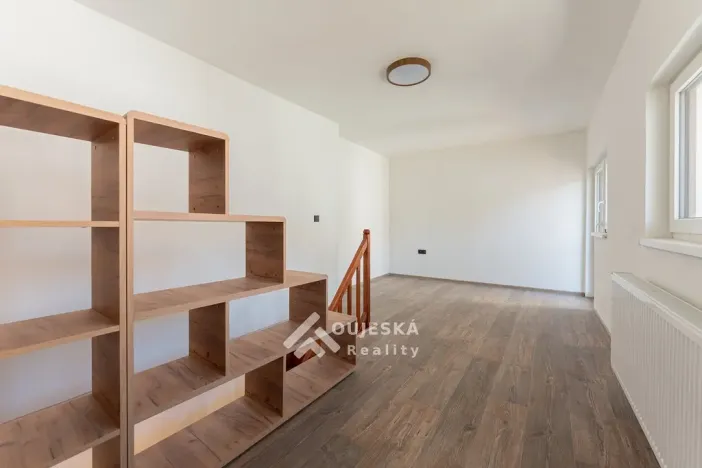 Pronájem bytu 2+kk, Ivančice, Žerotínovo náměstí, 55 m2