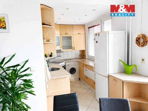 Pronájem bytu 3+1, Praha - Libuš, V rohu, 82 m2