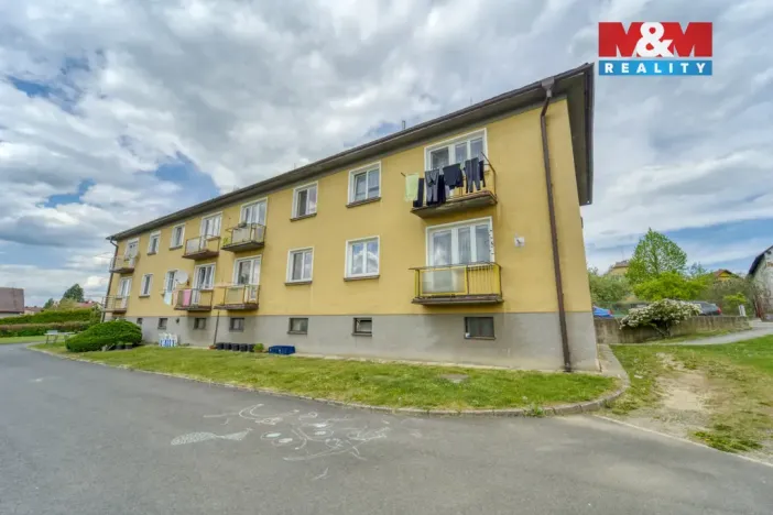 Prodej bytu 3+1, Strážov, 75 m2