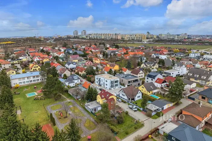 Pronájem atypického bytu, Praha - Šeberov, Na proutcích, 33 m2