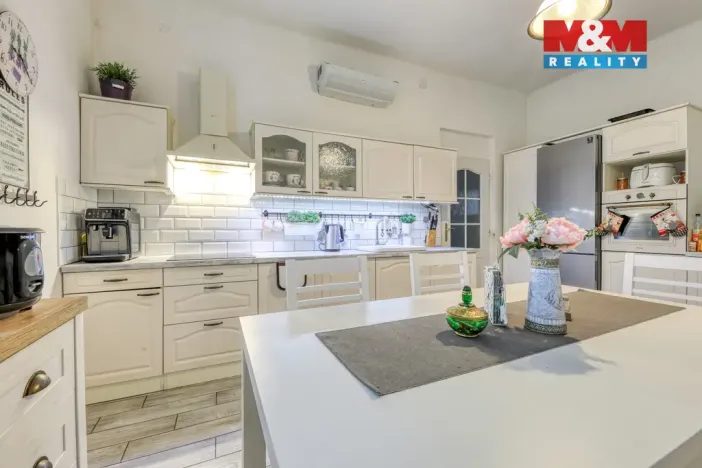 Prodej rodinného domu, Zahrádka, 300 m2