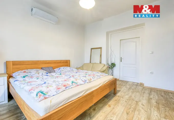 Prodej rodinného domu, Zahrádka, 300 m2