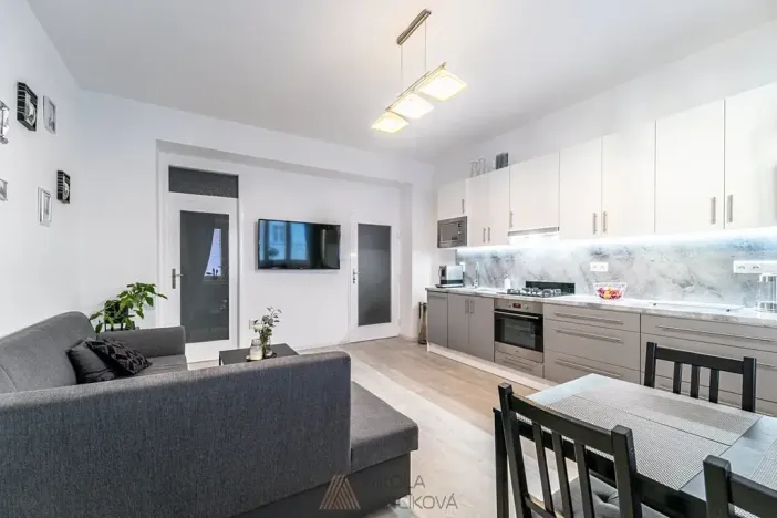 Pronájem bytu 2+kk, Brno, Burešova, 53 m2