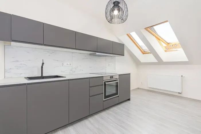 Pronájem bytu 1+kk, Praha - Vršovice, Košická, 49 m2