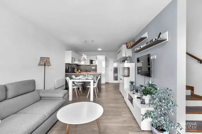 Pronájem bytu 3+kk, Lochenice, 103 m2