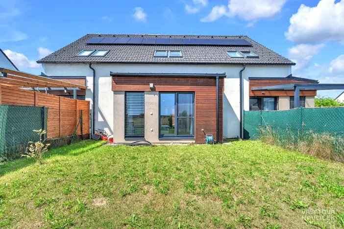Pronájem bytu 3+kk, Lochenice, 103 m2